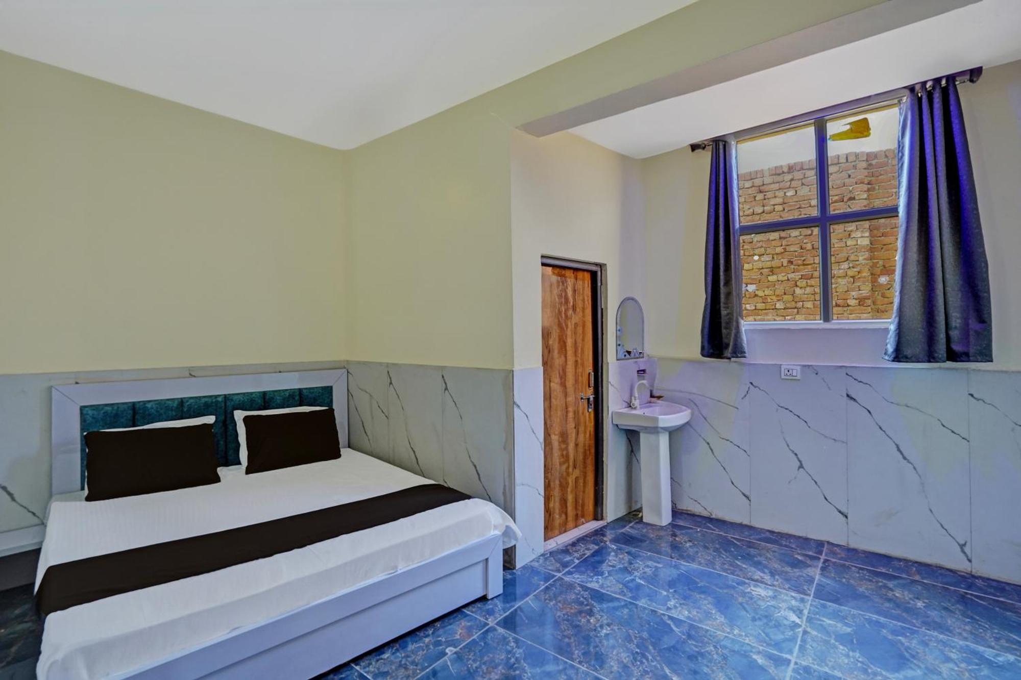Hotel O Abhinav Hotel Нойда Экстерьер фото